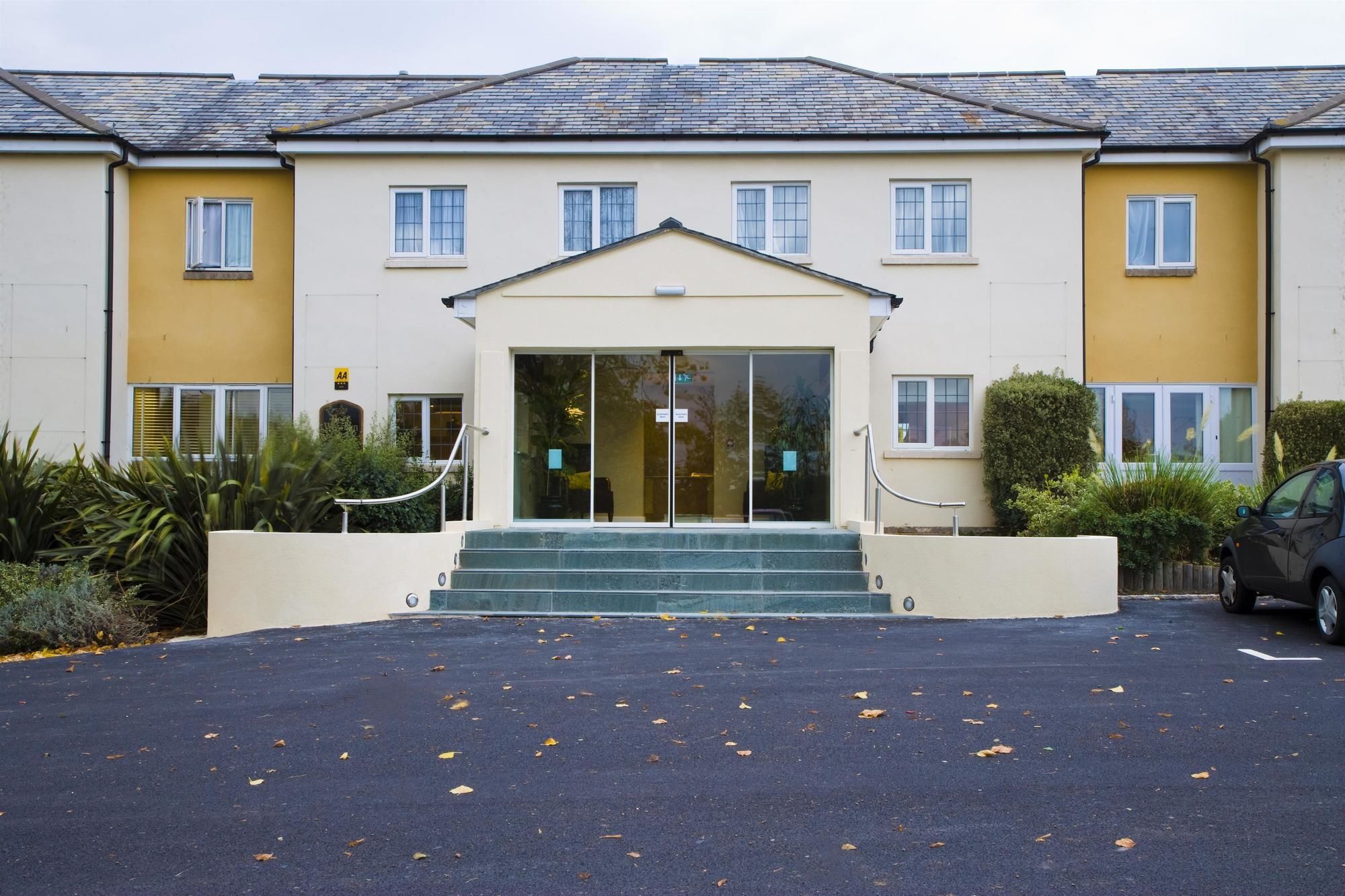 Mercure Newbury West Grange Hotel Thatcham Exterior photo